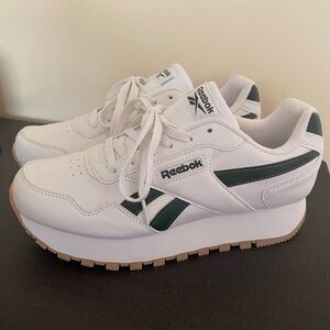 NEW Reebok White and Green Classic Harman Run